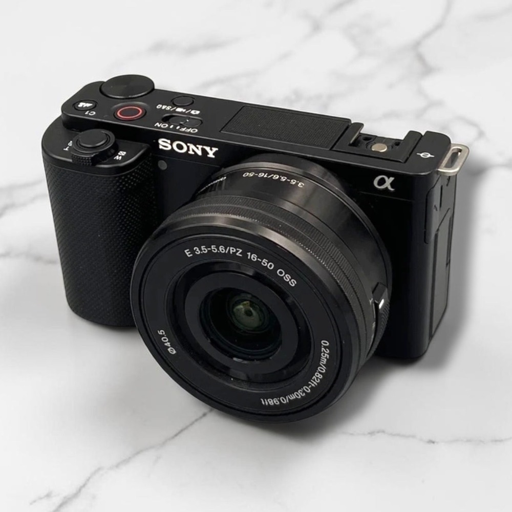 Sony Alpha ZV-E10 Mirrorless Camera with 4k 16-50mm Lens Kit & SD Card + Charger
